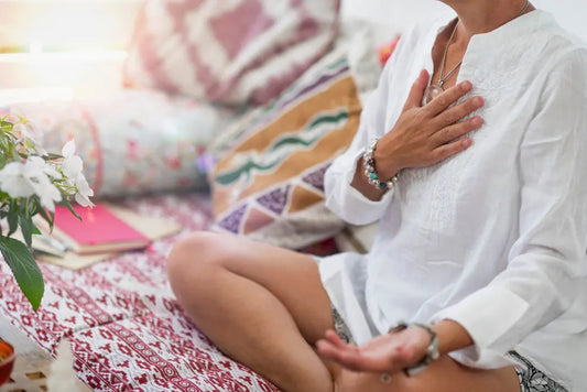 7-Physical-Symptoms-of-Solar-Plexus-Chakra-Opening Chakra Wonders